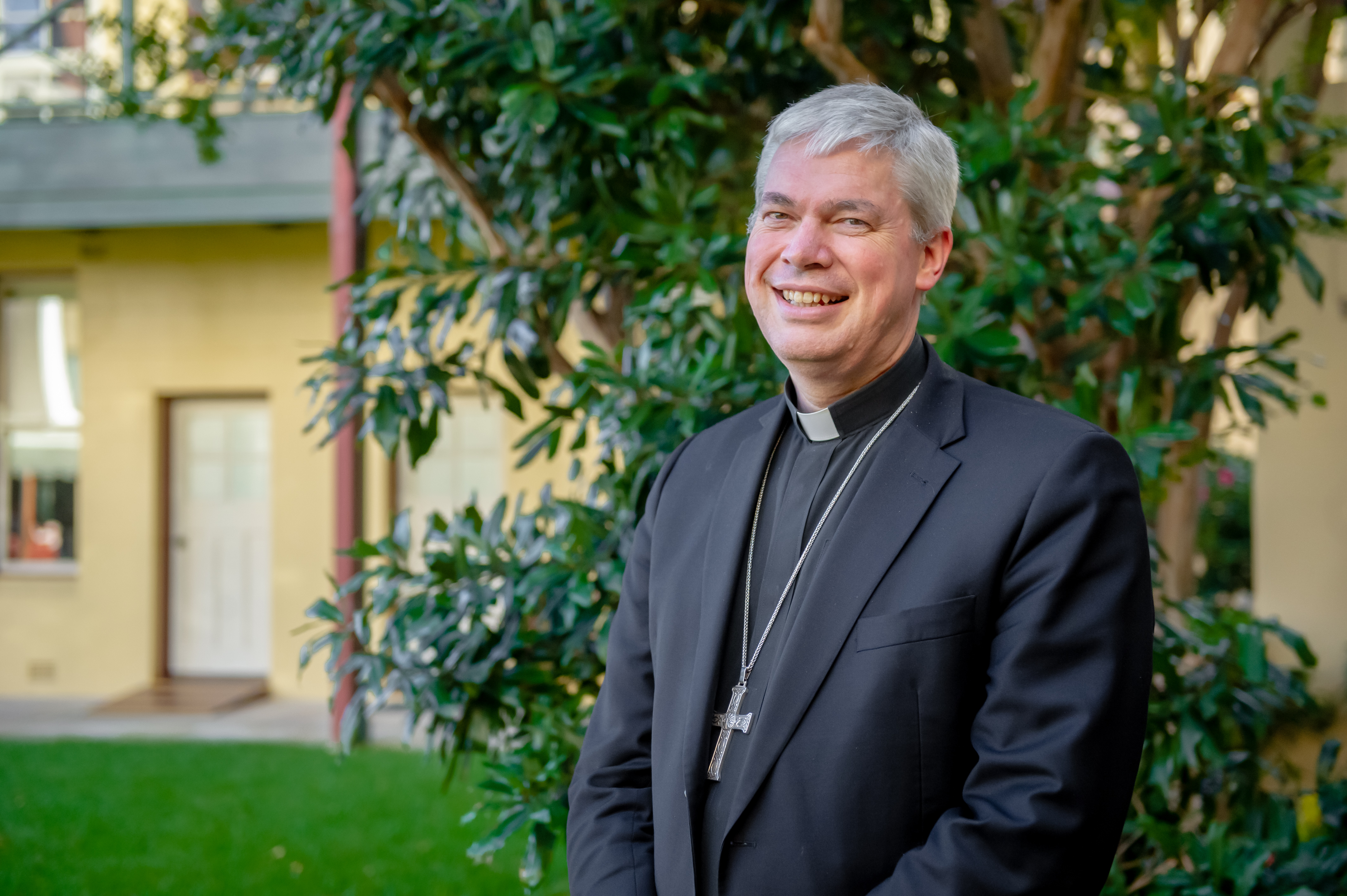 Bishop Richard Umbers